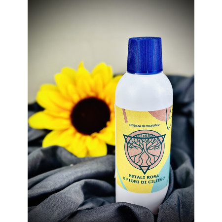 1748-PARFUM NA PRANIE PETALI DI ROSA E FIOR DI CILIEGIO, 500ml